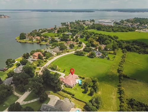66 Lake Estates Dr, Montgomery, TX, 77356-8068 | Card Image
