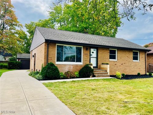 18203 Broxton Dr, Strongsville, OH, 44149-1627 | Card Image