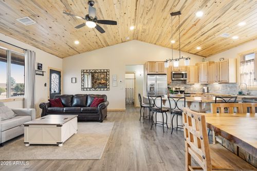 2718 Church Ln, Overgaard, AZ, 85933-5064 | Card Image