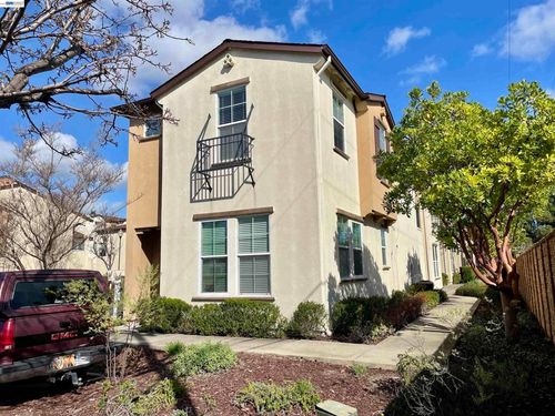 3901 3901 Forest Cir, Castro Valley, CA, 94546 | Card Image