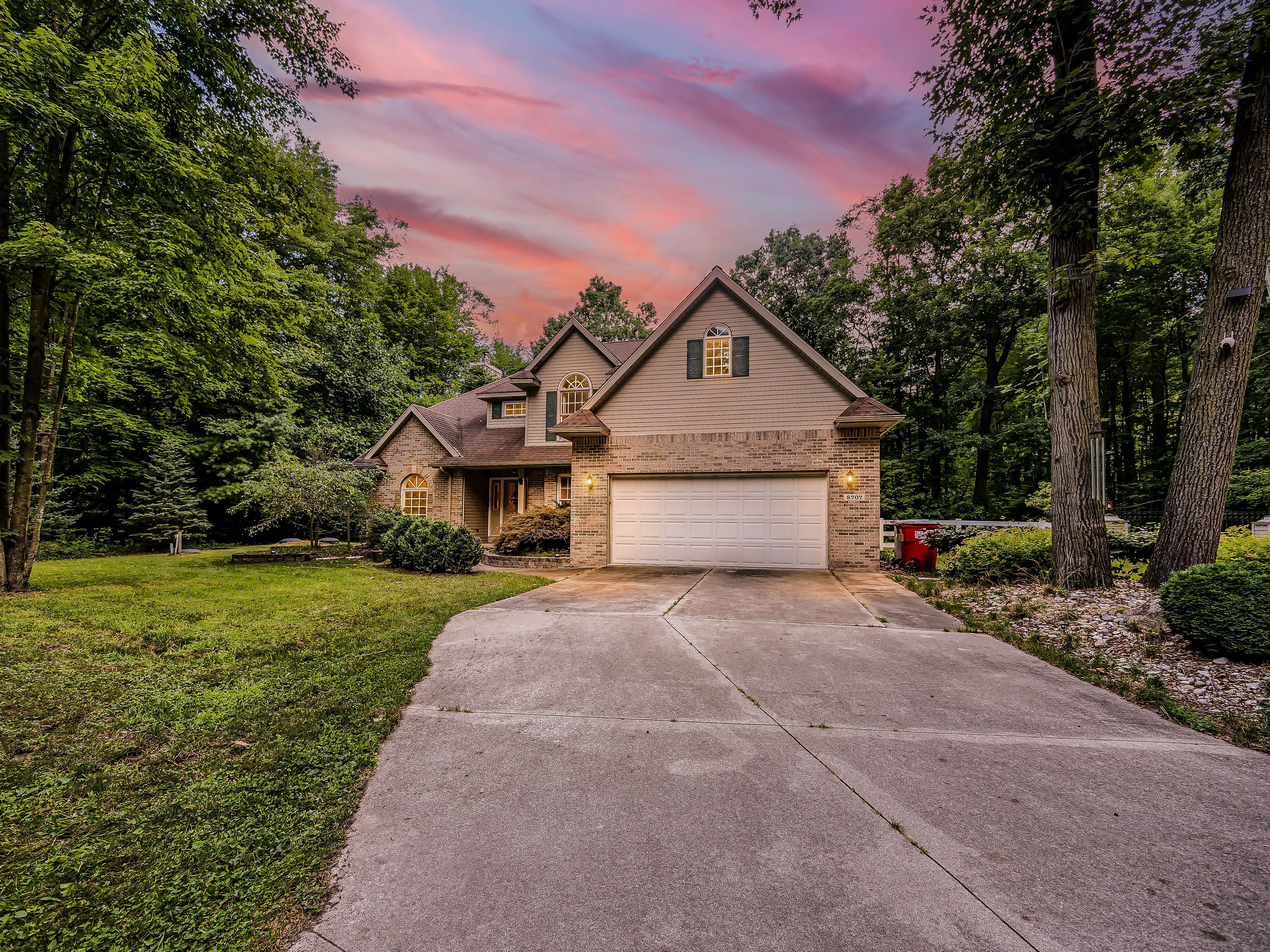 Spring Valley Ln, Brighton, MI 48114