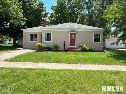 611 13th Street, De Witt, IA, 52742 | Card Image