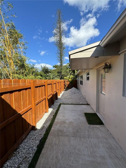 2-4071 Sw 51st St, Fort Lauderdale, FL, 33314-5711 | Card Image