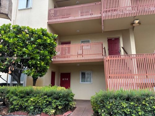 apt-101-200 Waterway Dr S, Lantana, FL, 33462-1830 | Card Image
