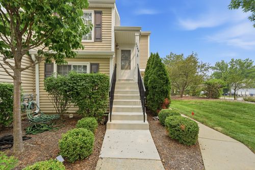 2042 Windemere Circle, Schaumburg, IL, 60194 | Card Image