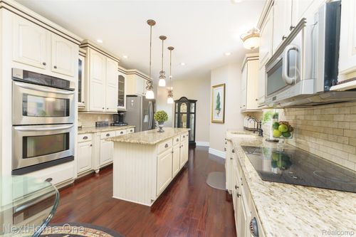 17351 Timber Crk, Holly, MI, 48442-7901 | Card Image