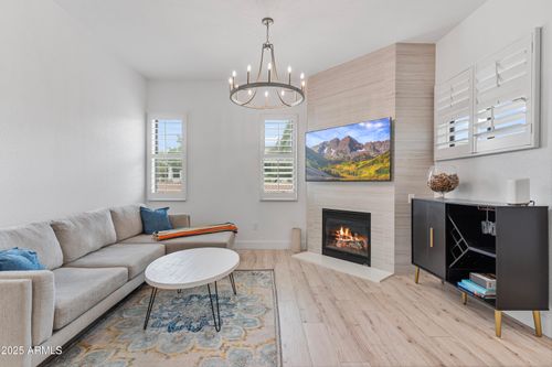 225-7027 N Scottsdale Rd, Paradise Valley, AZ, 85253-3682 | Card Image