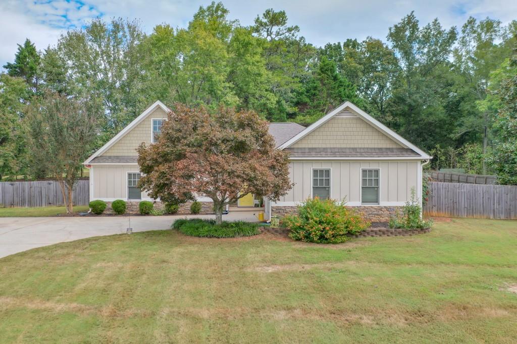 Lansdowne Dr, Canton, GA 30115