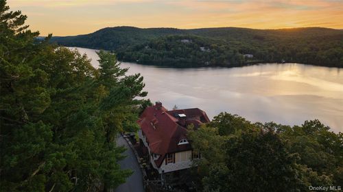 44 Tower Hill Loop, Tuxedo Park, NY, 10987-4061 | Card Image