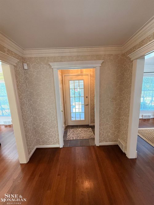 67 Stanton Street, Grosse Pointe Farms, MI, 48236 | Card Image