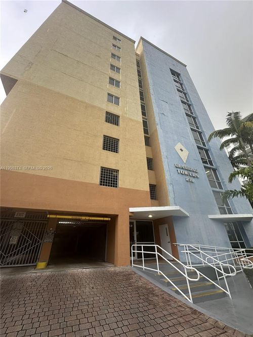 1003-218 Nw 12th Ave, Miami, FL, 33128-2204 | Card Image