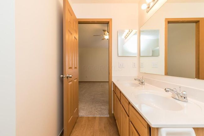 5975 Pennington Creek Dr, Condo with 3 bedrooms, 3 bathrooms and null parking in Dublin OH | Image 31
