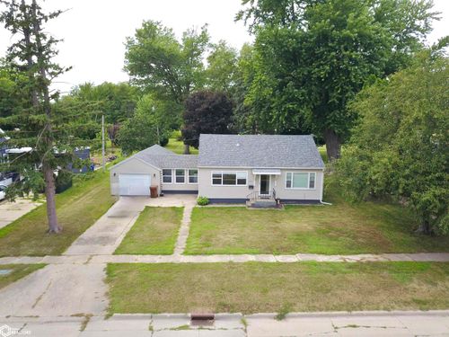 1517 Summer St, Grinnell, IA, 50112-1259 | Card Image