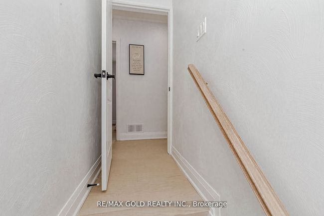 1362 Pharmacy Ave, House other with 5 bedrooms, 3 bathrooms and 3 parking in Scarborough ON | Image 30