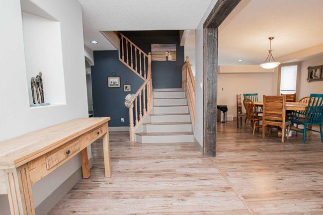 9302 62 Avenue, Home with 5 bedrooms, 3 bathrooms and 4 parking in Grande Prairie AB | Image 3