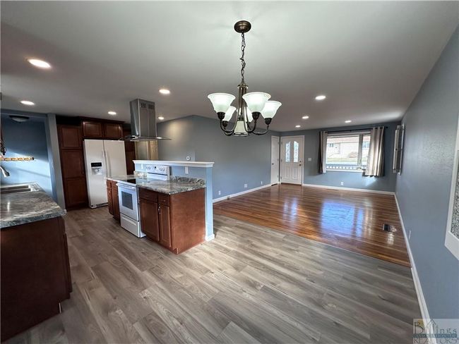 807 10 Th Ave N, House other with 3 bedrooms, 3 bathrooms and null parking in Glasgow MT | Image 10