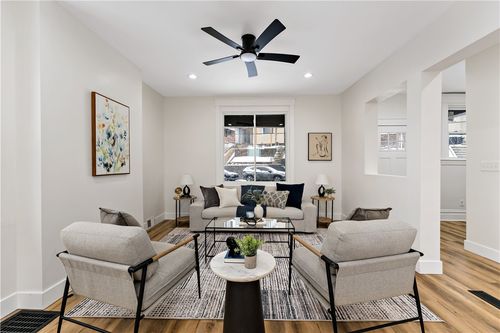 216 Natchez Street, Mt Washington, PA, 15211 | Card Image