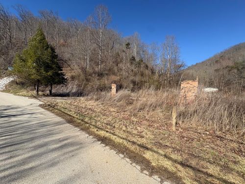 5735 Highway 1482, Oneida, KY, 40972-6550 | Card Image
