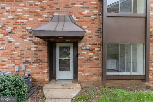 3840 Persimmon Cir, FAIRFAX, VA, 22031-4119 | Card Image