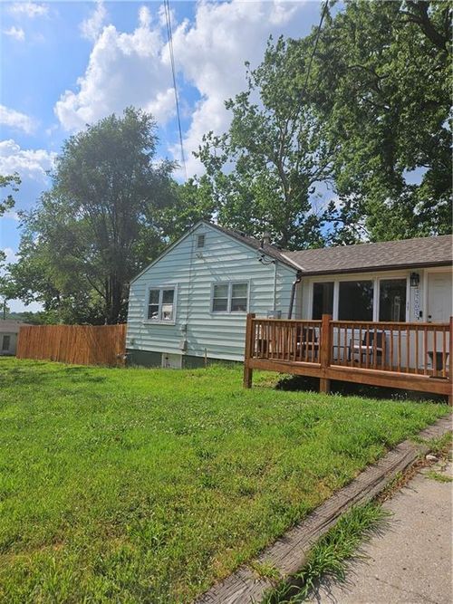 4205 N Jackson Ave, Kansas City, MO, 64117-1835 | Card Image
