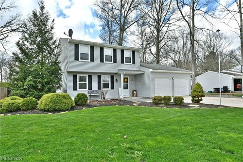 353 Stahl Ave, Cortland, OH, 44410-1139 | Card Image