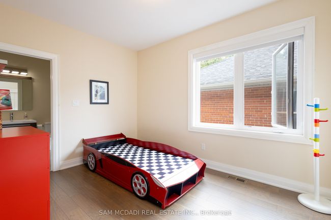 35A Broadview Ave, House attached with 3 bedrooms, 5 bathrooms and 2 parking in Mississauga ON | Image 20