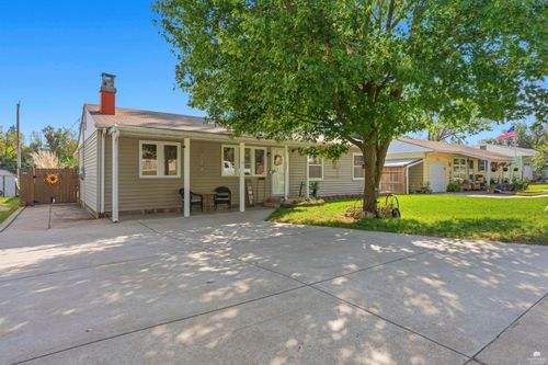 609 Sheridan Dr, Junction City, KS, 66441-3662 | Card Image