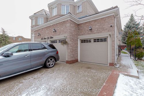 2257 Manor Hill Dr, Mississauga, ON, L5M5B8 | Card Image