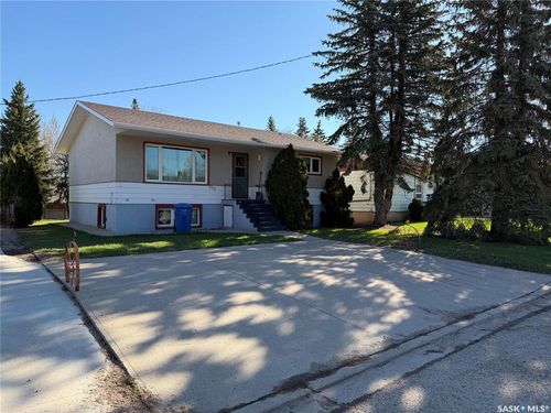 206 Burns Avenue W, Melfort, SK, S0E1A0 | Card Image