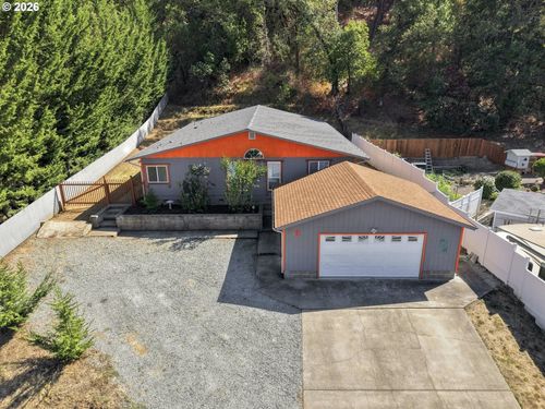 224 Aker Dr, Myrtle Creek, OR, 97457-9485 | Card Image