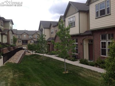 3323 Gladstone Creek Point, Townhouse with 3 bedrooms, 2 bathrooms and 2 parking in Colorado Springs CO | Image 2