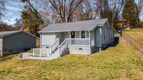 902 Mcadoo St, Clinton, TN, 37716-3210 | Card Image