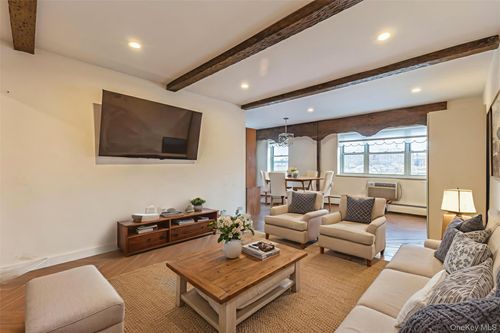 6ee-99 60th Ave, Corona, NY, 11368-4439 | Card Image