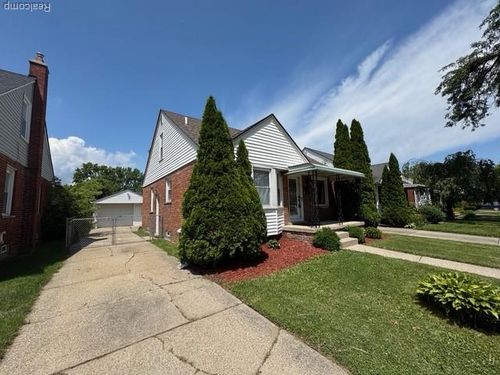 21011 Sunnydale St, Saint Clair Shores, MI, 48081-3143 | Card Image