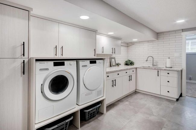 2607 Laurel Cres Sw, House other with 3 bedrooms, 3 bathrooms and 2 parking in Calgary AB | Image 26