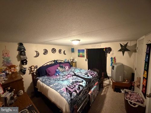 19 Sunflower Dr, Ephrata, PA, 17522-9136 | Card Image