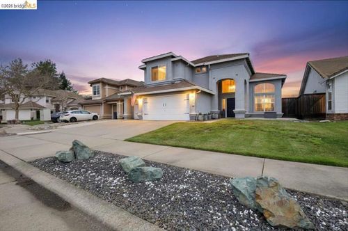 385 Farmington Cir, Roseville, CA, 95678-5910 | Card Image