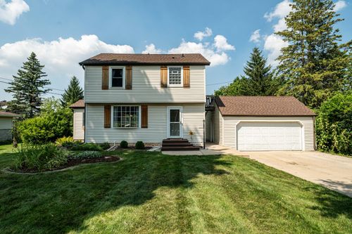 18060 Midland Pl, Brookfield, WI, 53045-4262 | Card Image