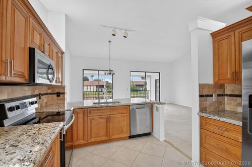 201-10231 N Circle Lake Dr, Boynton Beach, FL, 33437-3423 | Card Image