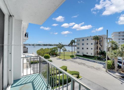 apt-203-301 Croton Ave, Lantana, FL, 33462-2944 | Card Image