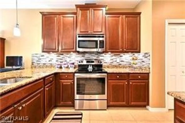 3747 Tilbor Cir, Townhouse with 3 bedrooms, 3 bathrooms and null parking in FORT MYERS FL | Image 5