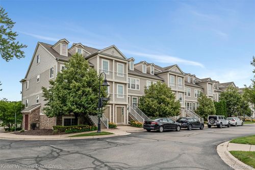 1093 Foxboro, Troy, MI, 48083-5460 | Card Image