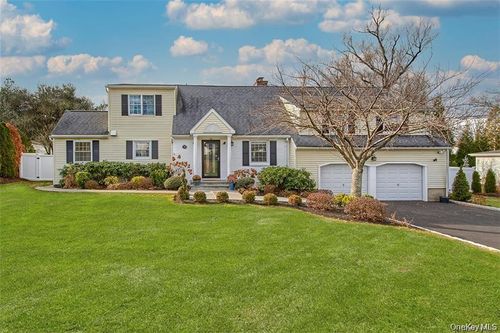 39 Ramona Court Ramona, New Rochelle, NY, 10804 | Card Image