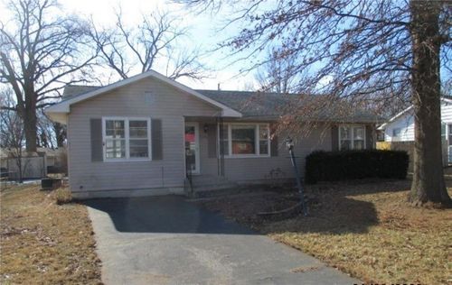 2106 E 9th St, Sedalia, MO, 65301-6418 | Card Image