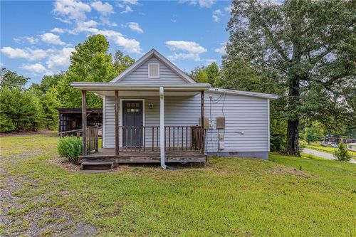 157 Young Rd, Stoneville, NC, 27048-8364 | Card Image