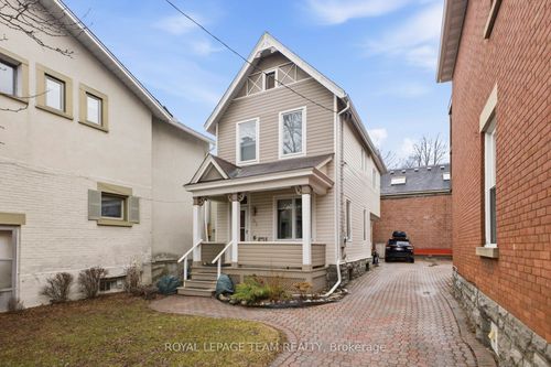 92 3rd Ave, Ottawa, ON, K1S2J8 | Card Image