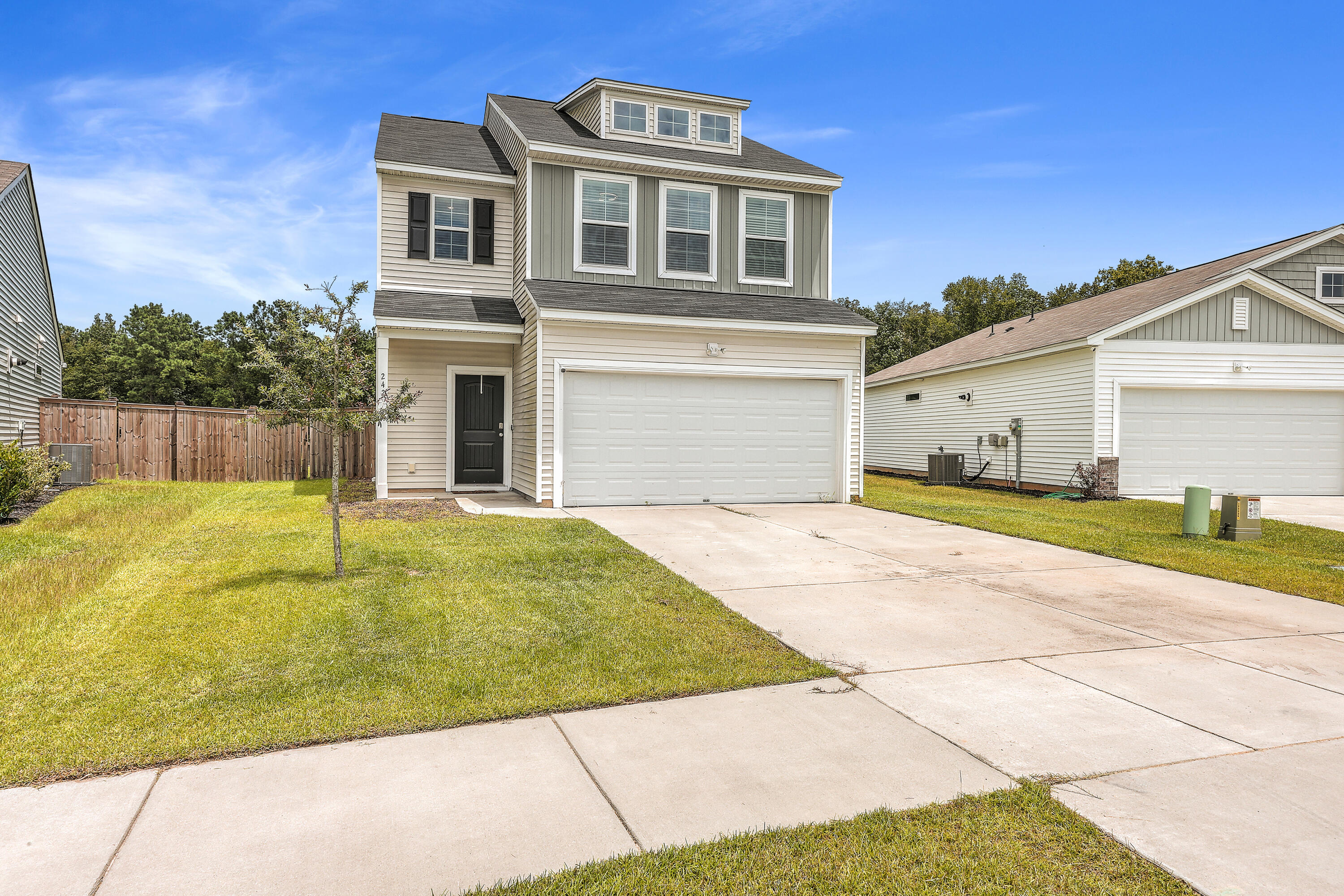 Torslanda Ln, Summerville, SC 29486
