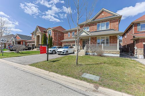 48 Tonner Cres, Aurora, ON, L4G0G6 | Card Image