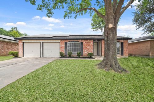 7602 Silent Wood Ln, Houston, TX, 77086-3021 | Card Image