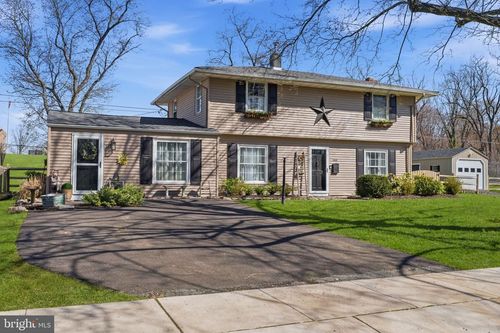 143 Terrace Rd, LEVITTOWN, PA, 19056-1555 | Card Image